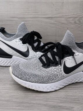 Nike Epic React Flyknit 2 Men’s Size 7.5 Grey and Black Flyknit Running Shoes